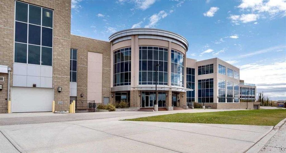 7136 11 Street, Calgary, Alberta T2E 8X3, ,Commercial,For Lease,11,A2288987