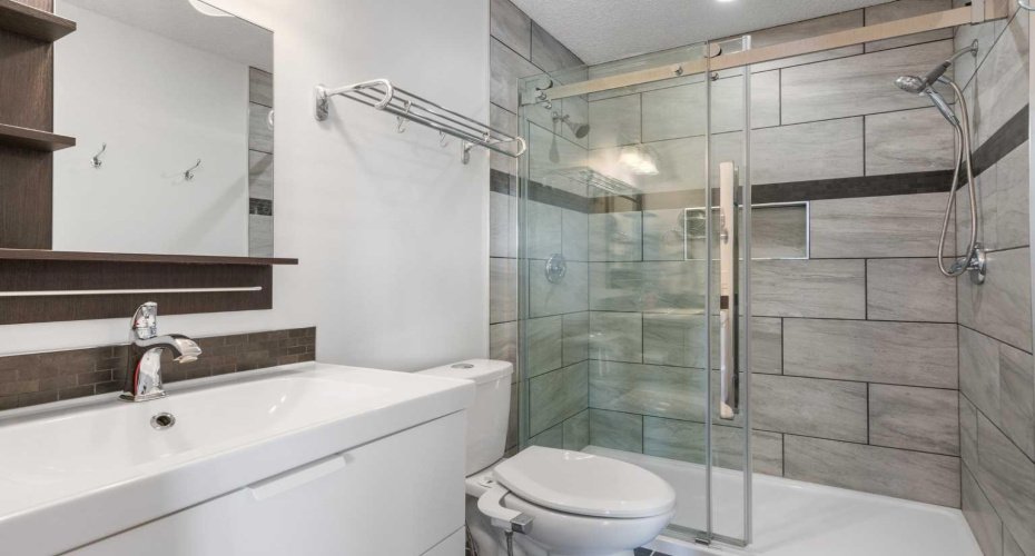 165 Harvest Park Circle, Calgary, Alberta T3K 4V3, 4 Bedrooms Bedrooms, ,4 BathroomsBathrooms,Residential,For Sale,Harvest Park,A2288251