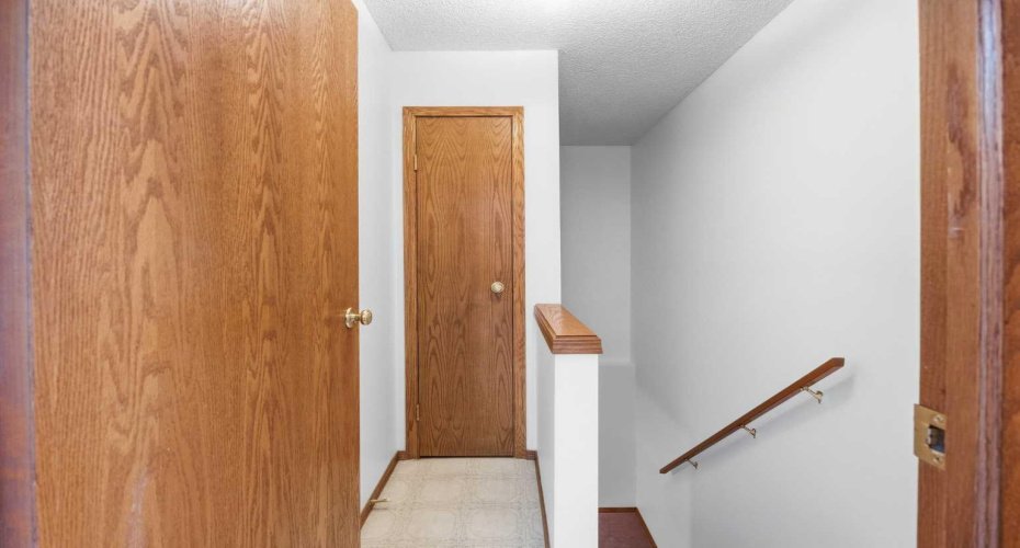 12 Arbour Cliff Close, Calgary, Alberta T3G 3W8, 2 Bedrooms Bedrooms, ,2 BathroomsBathrooms,Residential,For Sale,Arbour Cliff,A2276284
