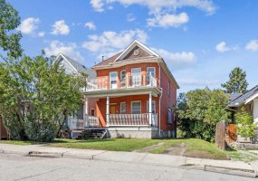 1823 18A Street, Calgary, Alberta T2T 4W1, 5 Bedrooms Bedrooms, ,3 BathroomsBathrooms,Residential,For Sale,18A,A2289149