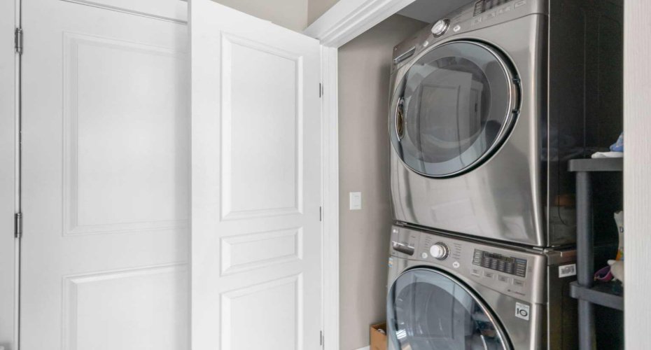 32 Horseshoe Crescent, Cochrane, Alberta T4C2P4, 3 Bedrooms Bedrooms, ,3 BathroomsBathrooms,Residential,For Sale,Horseshoe,A2287191