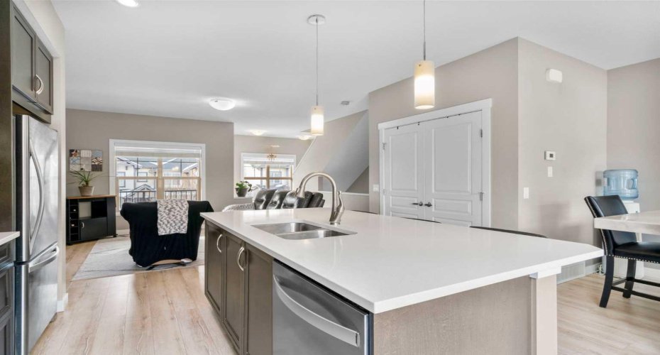 32 Horseshoe Crescent, Cochrane, Alberta T4C2P4, 3 Bedrooms Bedrooms, ,3 BathroomsBathrooms,Residential,For Sale,Horseshoe,A2287191