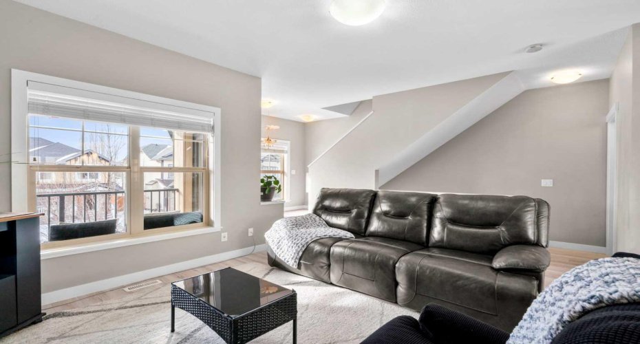 32 Horseshoe Crescent, Cochrane, Alberta T4C2P4, 3 Bedrooms Bedrooms, ,3 BathroomsBathrooms,Residential,For Sale,Horseshoe,A2287191