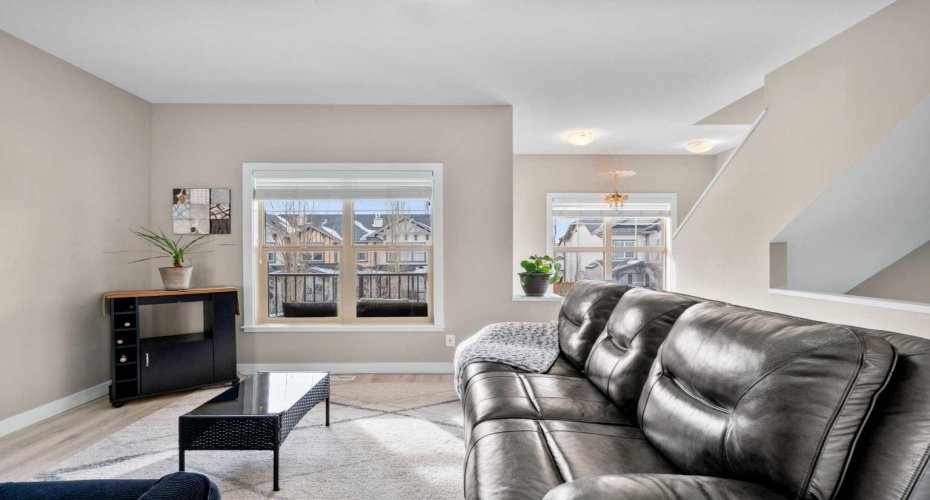 32 Horseshoe Crescent, Cochrane, Alberta T4C2P4, 3 Bedrooms Bedrooms, ,3 BathroomsBathrooms,Residential,For Sale,Horseshoe,A2287191