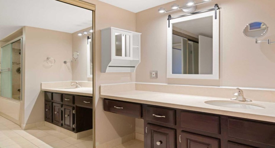345 4 Avenue, Calgary, Alberta T2E 0J4, 1 Bedroom Bedrooms, 0 ,1 BathroomBathrooms,Residential,For Sale,4,0,A2287751