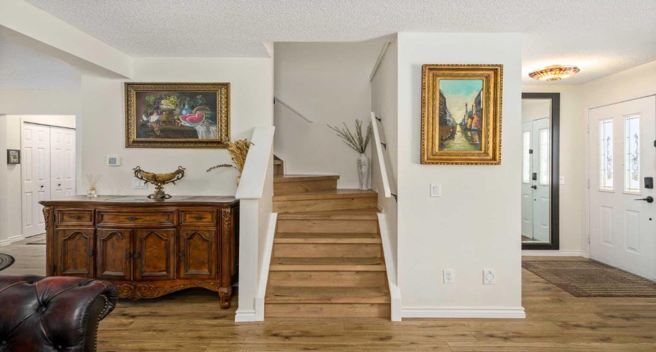 76 Sunlake Gardens, Calgary, Alberta T2X 3G4, 3 Bedrooms Bedrooms, ,3 BathroomsBathrooms,Residential,For Sale,Sunlake,A2288300