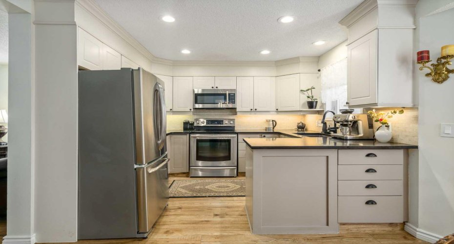 76 Sunlake Gardens, Calgary, Alberta T2X 3G4, 3 Bedrooms Bedrooms, ,3 BathroomsBathrooms,Residential,For Sale,Sunlake,A2288300