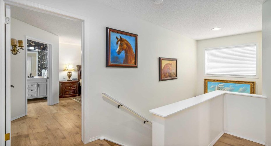 76 Sunlake Gardens, Calgary, Alberta T2X 3G4, 3 Bedrooms Bedrooms, ,3 BathroomsBathrooms,Residential,For Sale,Sunlake,A2288300