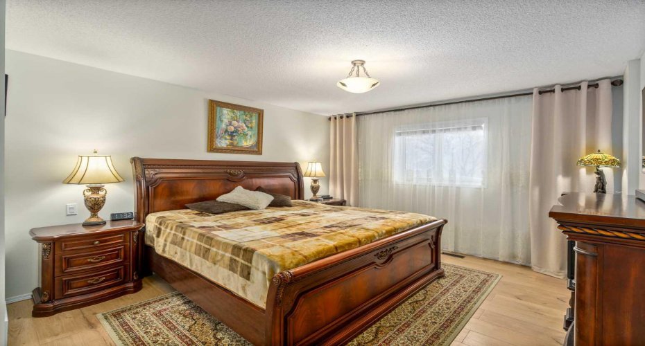 76 Sunlake Gardens, Calgary, Alberta T2X 3G4, 3 Bedrooms Bedrooms, ,3 BathroomsBathrooms,Residential,For Sale,Sunlake,A2288300