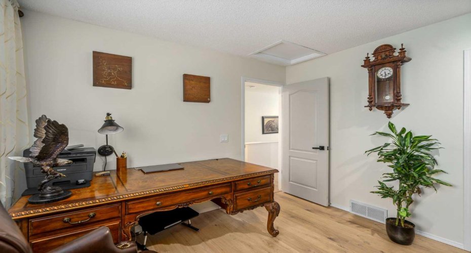 76 Sunlake Gardens, Calgary, Alberta T2X 3G4, 3 Bedrooms Bedrooms, ,3 BathroomsBathrooms,Residential,For Sale,Sunlake,A2288300
