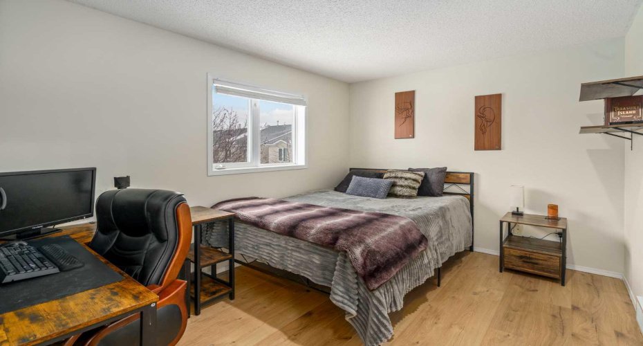 76 Sunlake Gardens, Calgary, Alberta T2X 3G4, 3 Bedrooms Bedrooms, ,3 BathroomsBathrooms,Residential,For Sale,Sunlake,A2288300