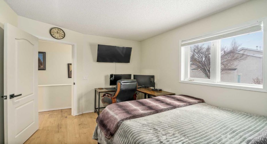 76 Sunlake Gardens, Calgary, Alberta T2X 3G4, 3 Bedrooms Bedrooms, ,3 BathroomsBathrooms,Residential,For Sale,Sunlake,A2288300