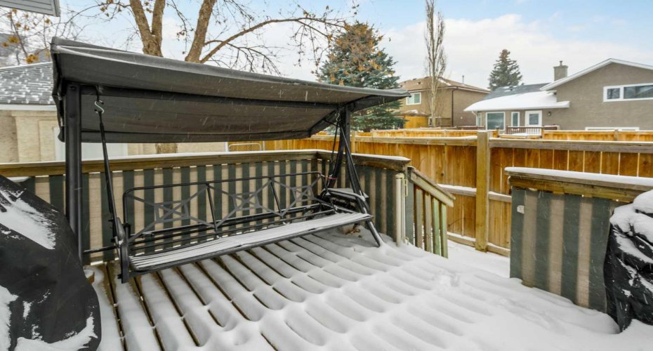 76 Sunlake Gardens, Calgary, Alberta T2X 3G4, 3 Bedrooms Bedrooms, ,3 BathroomsBathrooms,Residential,For Sale,Sunlake,A2288300
