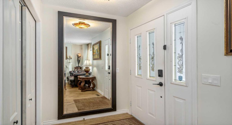 76 Sunlake Gardens, Calgary, Alberta T2X 3G4, 3 Bedrooms Bedrooms, ,3 BathroomsBathrooms,Residential,For Sale,Sunlake,A2288300
