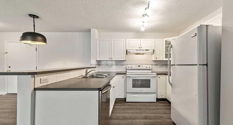 11 Chaparral Ridge Drive, Calgary, Alberta T2X 3P7, 2 Bedrooms Bedrooms, ,2 BathroomsBathrooms,Residential,For Sale,Chaparral Ridge,A2288317