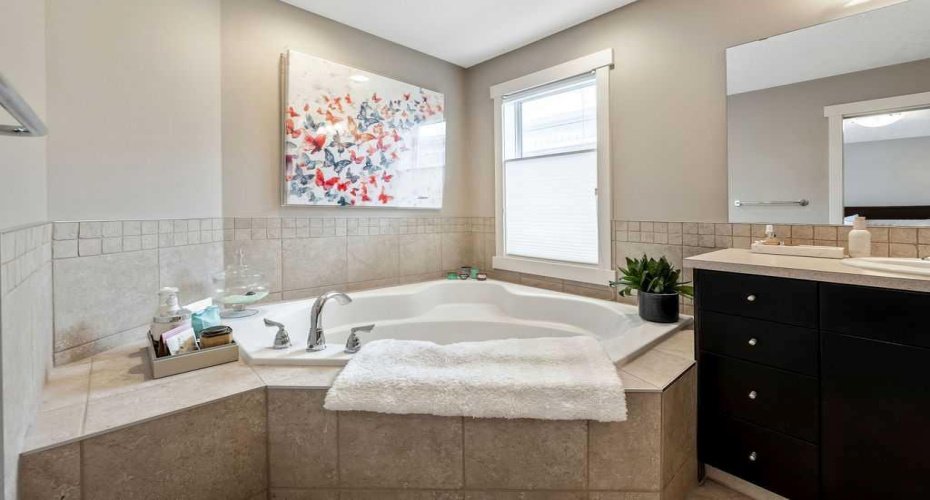 78 Ypres Green, Calgary, Alberta T2T 6M1, 4 Bedrooms Bedrooms, ,4 BathroomsBathrooms,Residential,For Sale,Ypres,A2288359