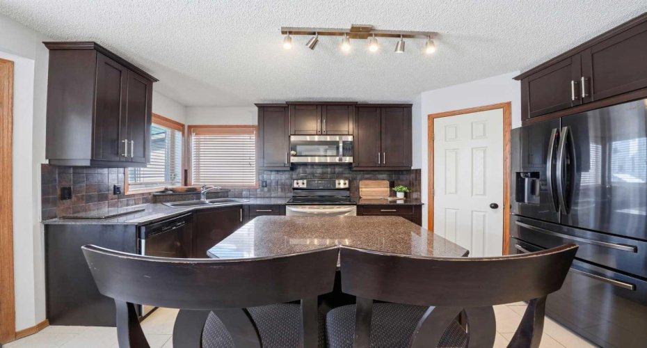 263 Coral Keys Drive, Calgary, Alberta T3J 3K5, 5 Bedrooms Bedrooms, ,4 BathroomsBathrooms,Residential,For Sale,Coral Keys,A2288400