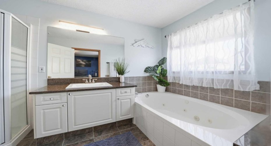 263 Coral Keys Drive, Calgary, Alberta T3J 3K5, 5 Bedrooms Bedrooms, ,4 BathroomsBathrooms,Residential,For Sale,Coral Keys,A2288400