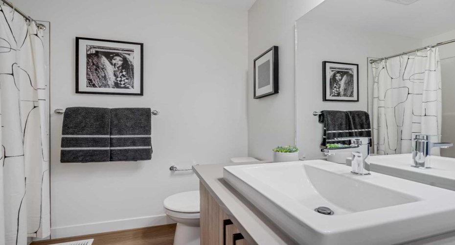 2221 81st Street, Calgary, Alberta T3H 3V8, 2 Bedrooms Bedrooms, ,3 BathroomsBathrooms,Residential,For Sale,81st,A2288416