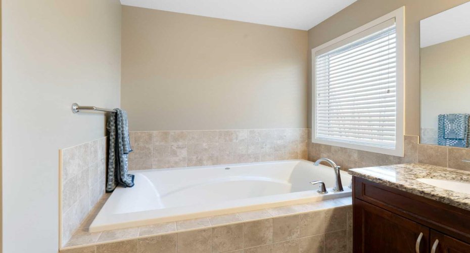 116 Brightoncrest Manor, Calgary, Alberta T2Z 1A3, 3 Bedrooms Bedrooms, ,3 BathroomsBathrooms,Residential,For Sale,Brightoncrest,A2288485