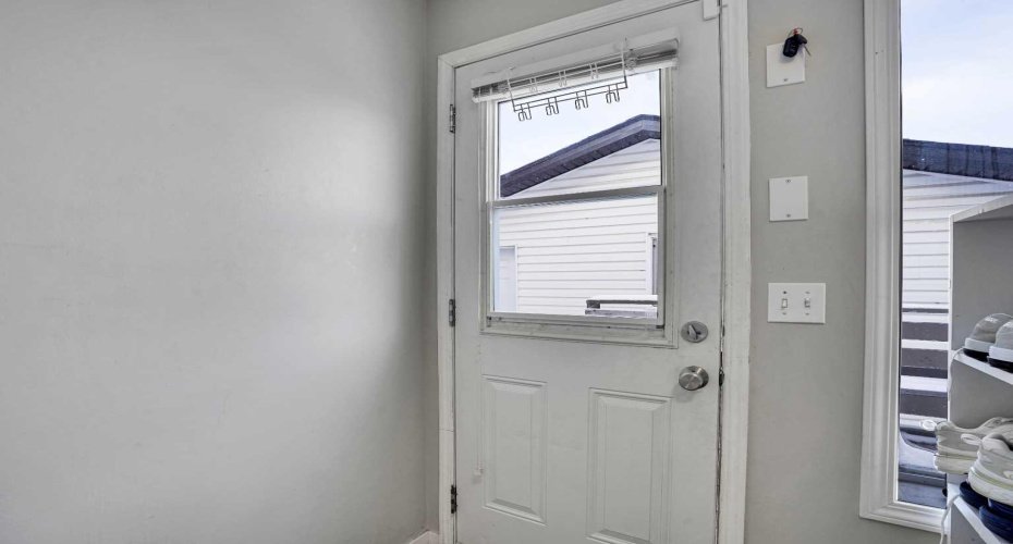 141 Saddlecrest Close, Calgary, Alberta T3J 5B6, 5 Bedrooms Bedrooms, ,2 BathroomsBathrooms,Residential,For Sale,Saddlecrest,A2288686