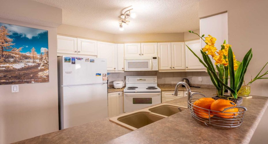 1121 6 Avenue, Calgary, Alberta T2P 5J4, 2 Bedrooms Bedrooms, ,2 BathroomsBathrooms,Residential,For Sale,6,A2286927