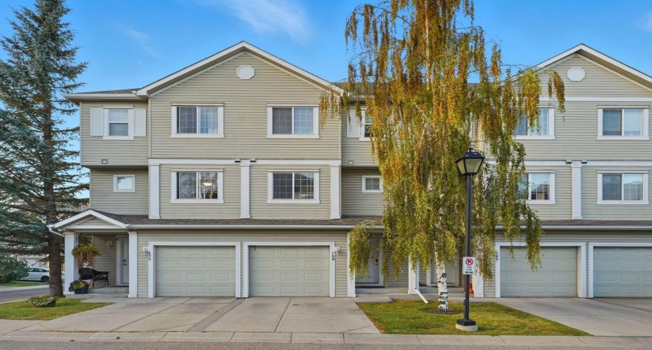 168 copperfield Court, Calgary, Alberta T2Z4Z3, 3 Bedrooms Bedrooms, ,3 BathroomsBathrooms,Residential,For Sale,copperfield,A2288786