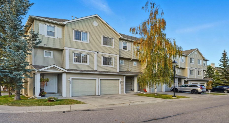 168 copperfield Court, Calgary, Alberta T2Z4Z3, 3 Bedrooms Bedrooms, ,3 BathroomsBathrooms,Residential,For Sale,copperfield,A2288786