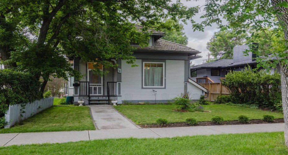 15 Elma Street, Okotoks, Alberta T1S 1J7, 4 Bedrooms Bedrooms, ,3 BathroomsBathrooms,Residential,For Sale,Elma,A2241158