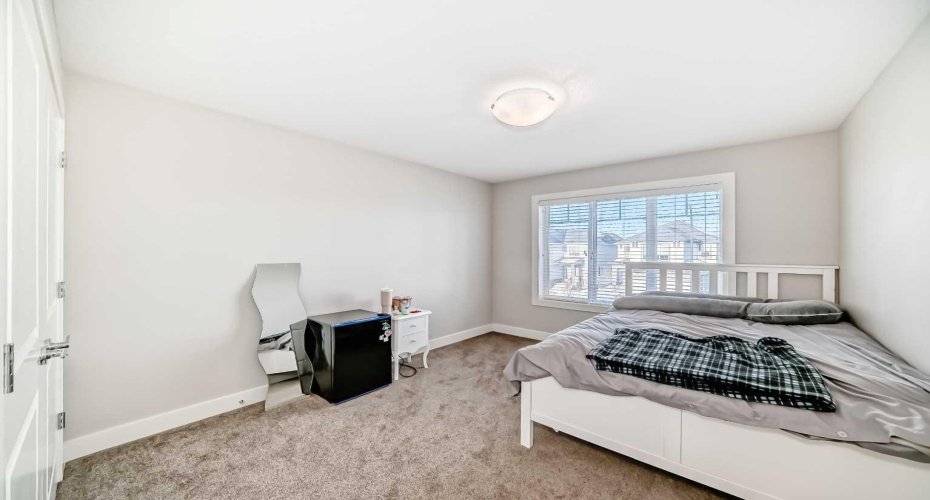 Third upper bedroom.