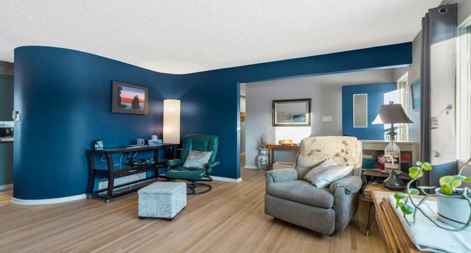 126 Springwood Drive, Calgary, Alberta T2W 0K5, 5 Bedrooms Bedrooms, ,2 BathroomsBathrooms,Residential,For Sale,Springwood,A2288413