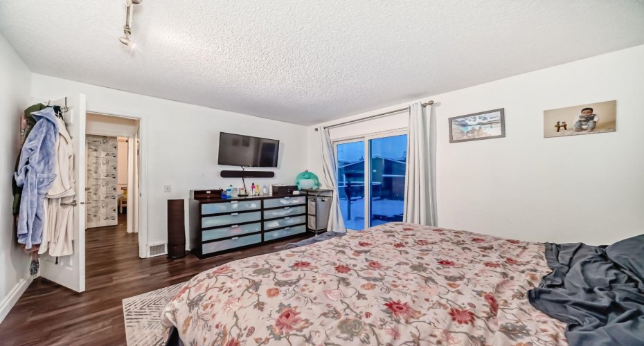 131 Huntstrom Drive, Calgary, Alberta T2K5V6, 3 Bedrooms Bedrooms, ,2 BathroomsBathrooms,Residential,For Sale,Huntstrom,A2288483