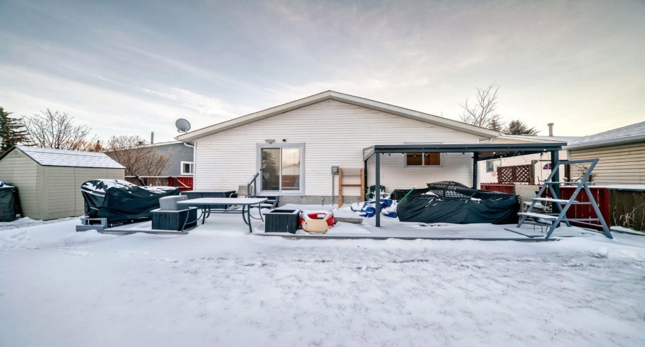131 Huntstrom Drive, Calgary, Alberta T2K5V6, 3 Bedrooms Bedrooms, ,2 BathroomsBathrooms,Residential,For Sale,Huntstrom,A2288483