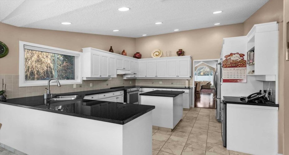 22 Varsity Estates Close, Calgary, Alberta T3B5J2, 5 Bedrooms Bedrooms, ,3 BathroomsBathrooms,Residential,For Sale,Varsity Estates,A2288506