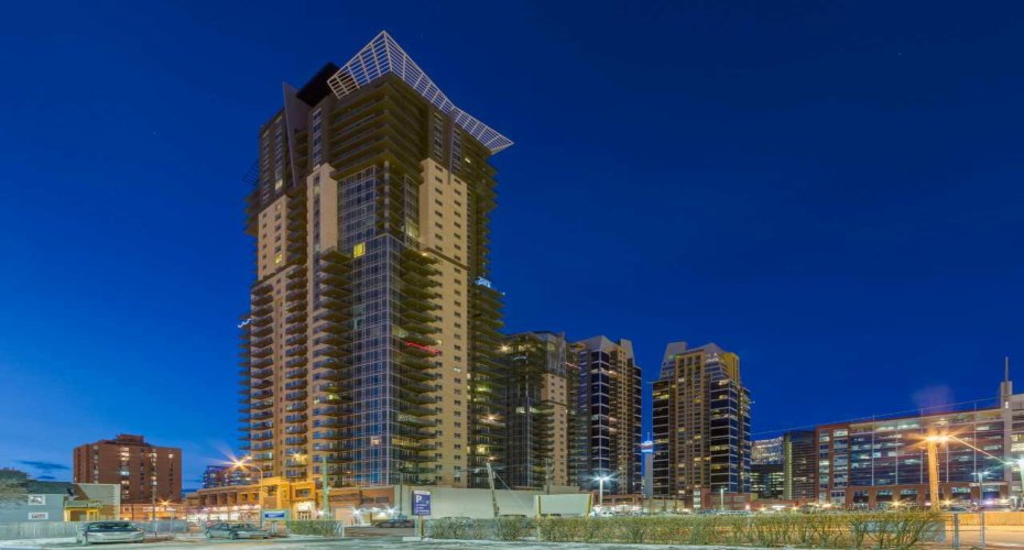 210 15 Avenue, Calgary, Alberta T2G 0B5, 2 Bedrooms Bedrooms, ,3 BathroomsBathrooms,Residential,For Sale,15,A2268650