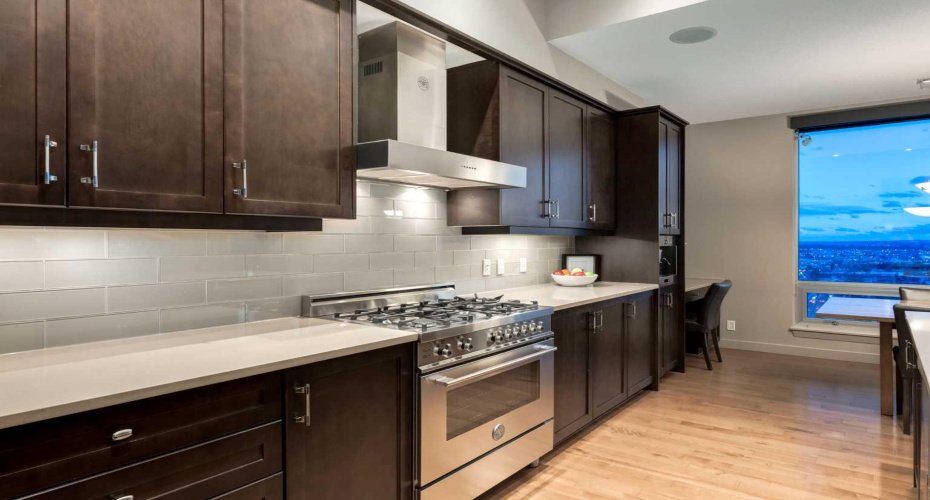 210 15 Avenue, Calgary, Alberta T2G 0B5, 2 Bedrooms Bedrooms, ,3 BathroomsBathrooms,Residential,For Sale,15,A2268650