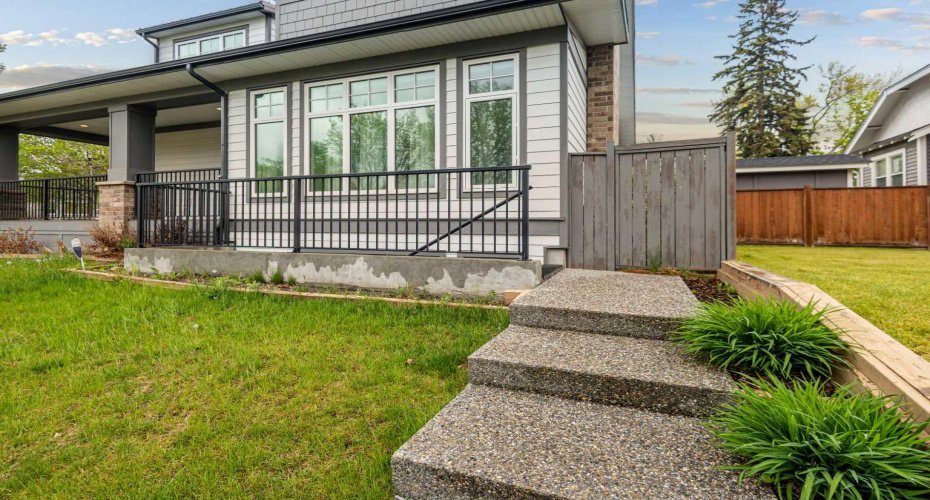 512 Memorial Drive, Calgary, Alberta T2N3C4, 3 Bedrooms Bedrooms, ,4 BathroomsBathrooms,Residential,For Sale,Memorial,A2275167
