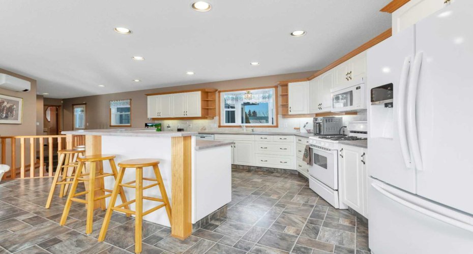 27556 Township Road 372, Rural Red Deer County, Alberta T4G 0M5, 4 Bedrooms Bedrooms, ,4 BathroomsBathrooms,Residential,For Sale,Township Road 372,A2285163
