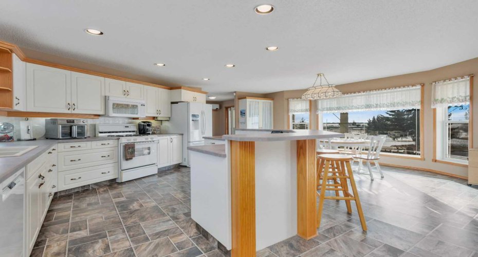 27556 Township Road 372, Rural Red Deer County, Alberta T4G 0M5, 4 Bedrooms Bedrooms, ,4 BathroomsBathrooms,Residential,For Sale,Township Road 372,A2285163