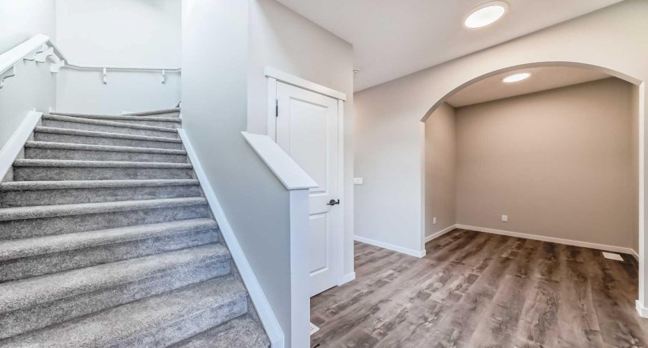 35 Bartlett Crescent, Calgary, Alberta T3S 0P6, 3 Bedrooms Bedrooms, ,3 BathroomsBathrooms,Residential,For Sale,Bartlett,A2285687