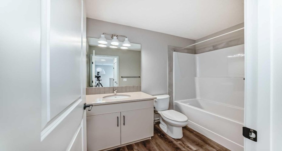 35 Bartlett Crescent, Calgary, Alberta T3S 0P6, 3 Bedrooms Bedrooms, ,3 BathroomsBathrooms,Residential,For Sale,Bartlett,A2285687