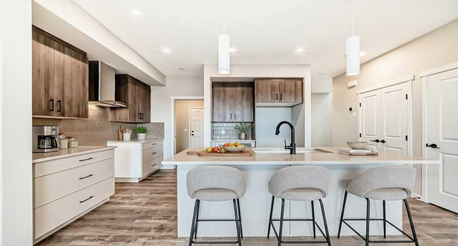 35 Bartlett Crescent, Calgary, Alberta T3S 0P6, 3 Bedrooms Bedrooms, ,3 BathroomsBathrooms,Residential,For Sale,Bartlett,A2285687
