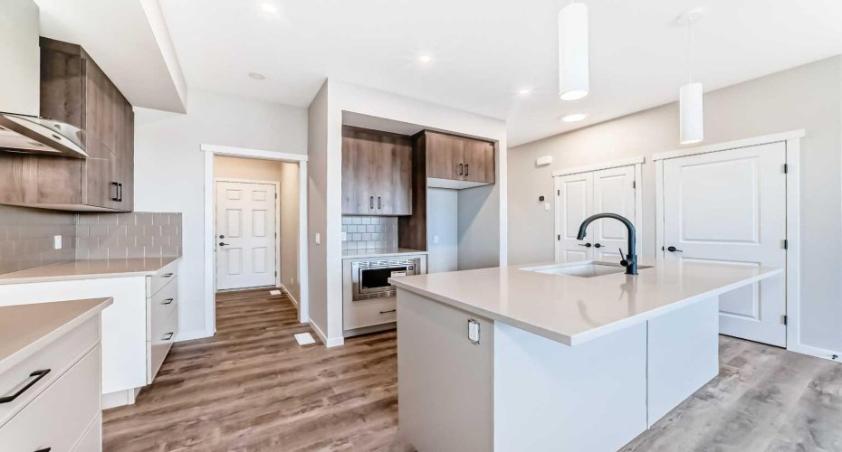 35 Bartlett Crescent, Calgary, Alberta T3S 0P6, 3 Bedrooms Bedrooms, ,3 BathroomsBathrooms,Residential,For Sale,Bartlett,A2285687