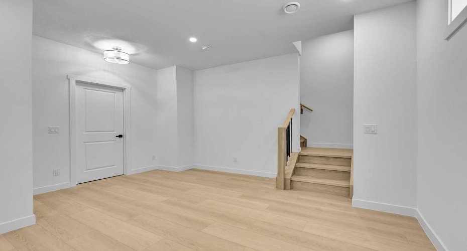 2605 1 Street, Calgary, Alberta T2E 1X8, 3 Bedrooms Bedrooms, ,4 BathroomsBathrooms,Residential,For Sale,1,A2286454