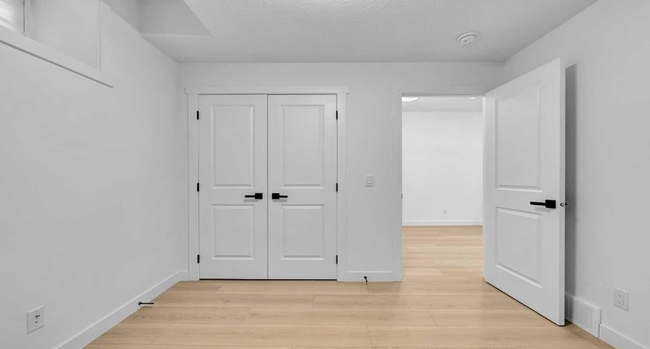 2605 1 Street, Calgary, Alberta T2E 1X8, 3 Bedrooms Bedrooms, ,4 BathroomsBathrooms,Residential,For Sale,1,A2286454