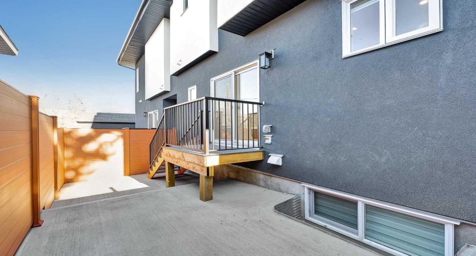 2605 1 Street, Calgary, Alberta T2E 1X8, 3 Bedrooms Bedrooms, ,4 BathroomsBathrooms,Residential,For Sale,1,A2286454