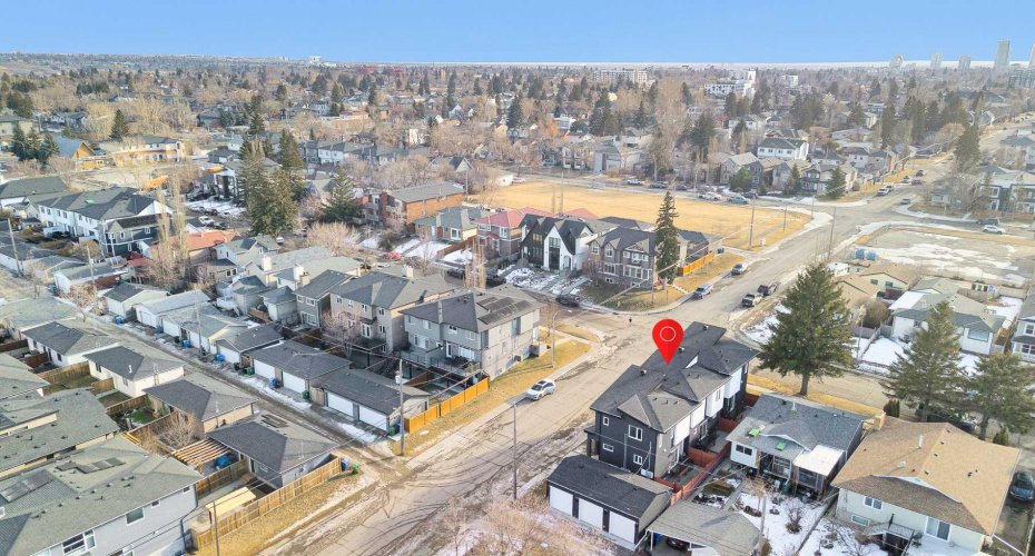 2605 1 Street, Calgary, Alberta T2E 1X8, 3 Bedrooms Bedrooms, ,4 BathroomsBathrooms,Residential,For Sale,1,A2286454