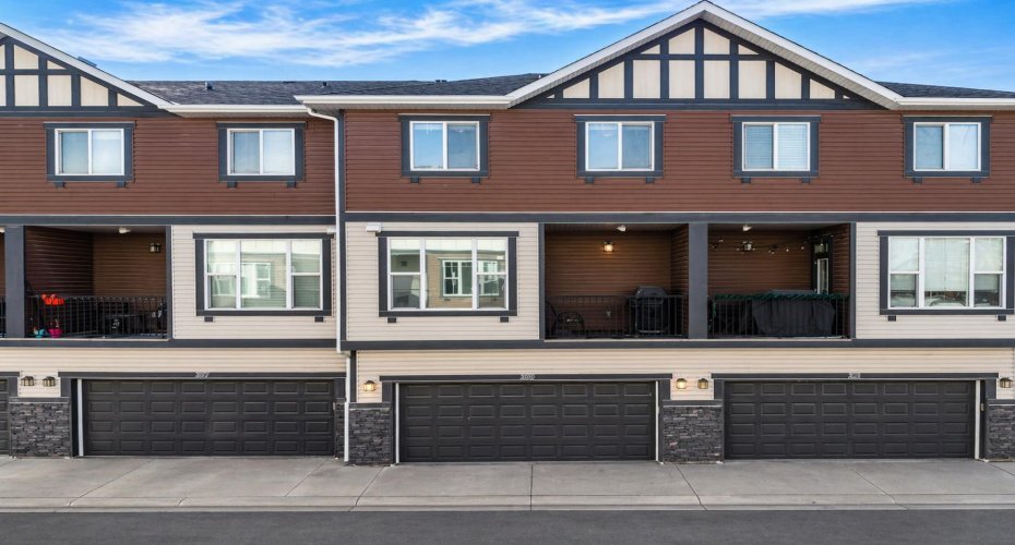 209 New Brighton Walk, Calgary, Alberta T2Z 5C7, 3 Bedrooms Bedrooms, ,3 BathroomsBathrooms,Residential,For Sale,New Brighton,A2287558