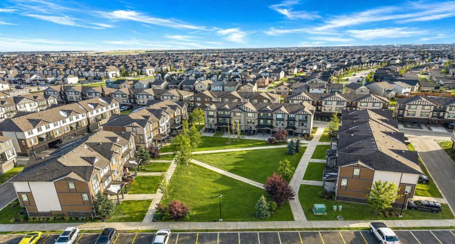 209 New Brighton Walk, Calgary, Alberta T2Z 5C7, 3 Bedrooms Bedrooms, ,3 BathroomsBathrooms,Residential,For Sale,New Brighton,A2287558