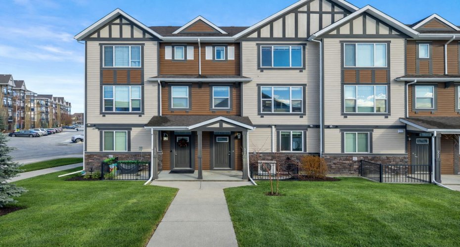 209 New Brighton Walk, Calgary, Alberta T2Z 5C7, 3 Bedrooms Bedrooms, ,3 BathroomsBathrooms,Residential,For Sale,New Brighton,A2287558